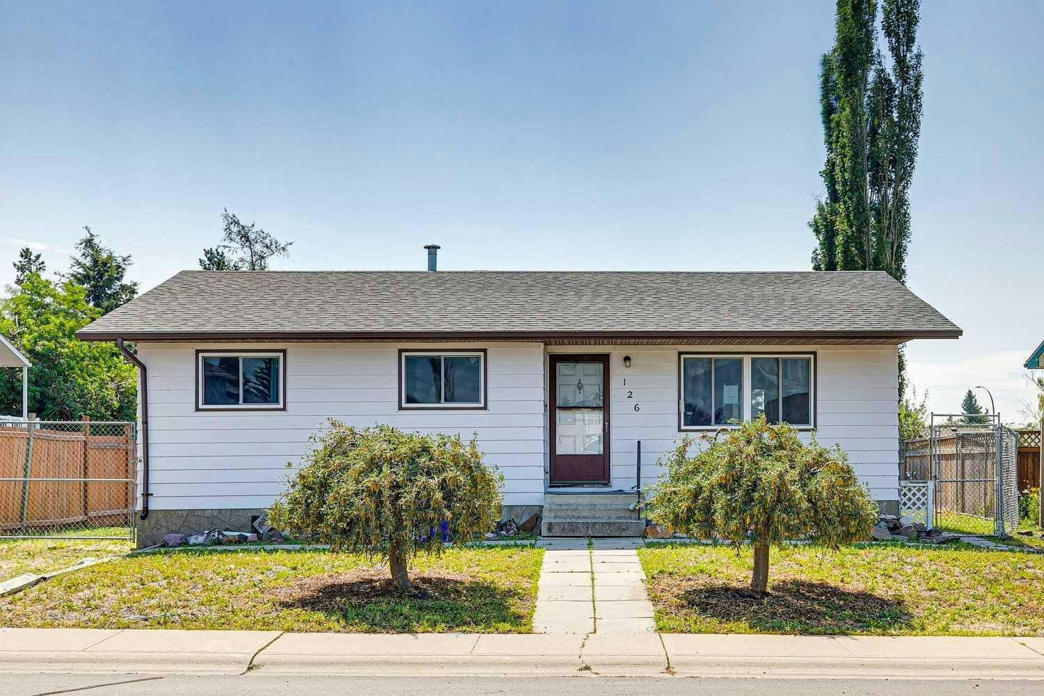 126 Thistle Way, Strathmore, AB, T1P 1C6