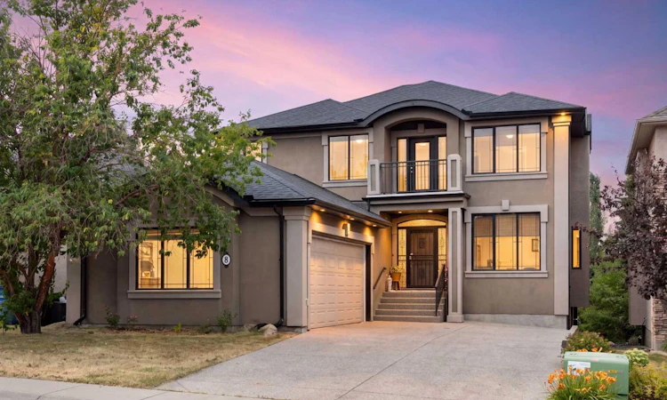 8 Coulee Park SW