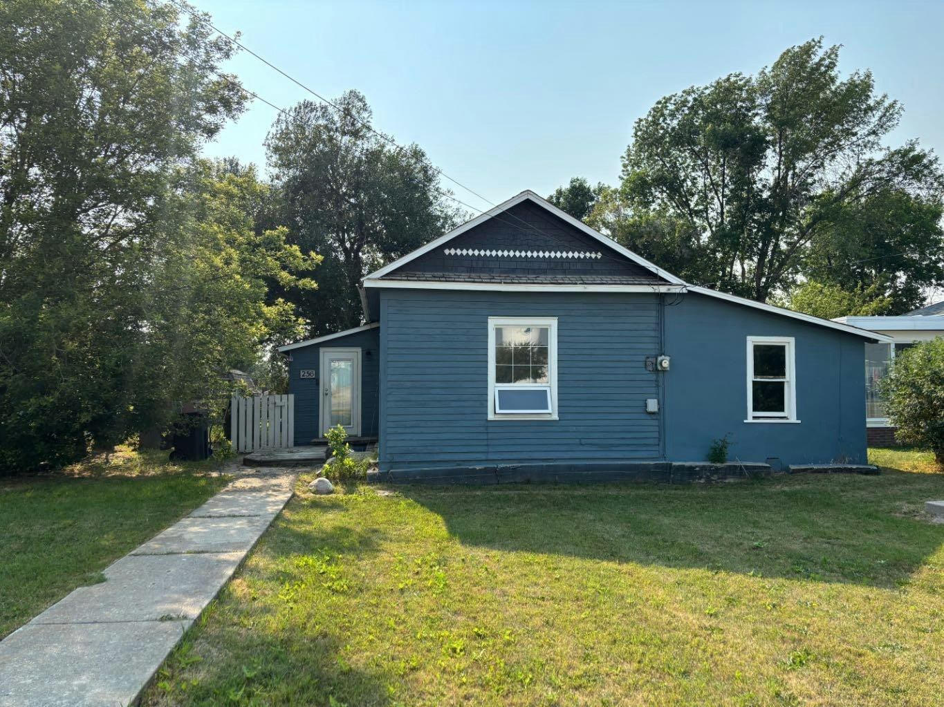 256 N 1 Street W, Magrath, AB, T0K 1J0