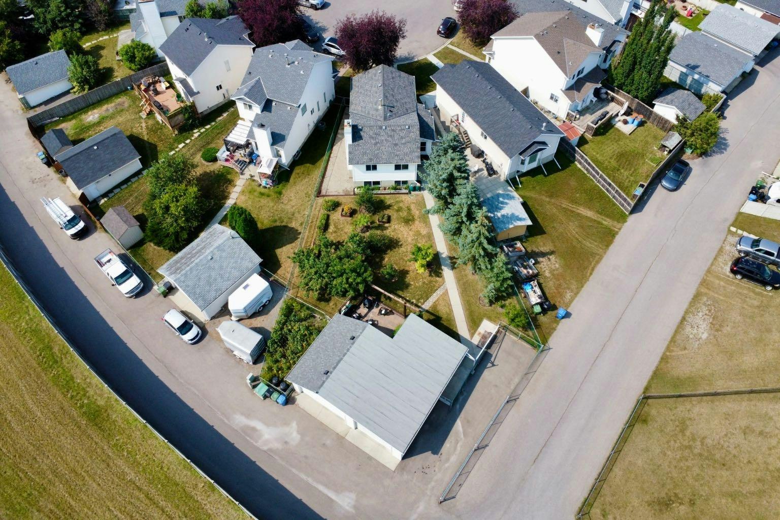 246 Mt Lorette Place SE, Calgary, AB, T2Z 2L9