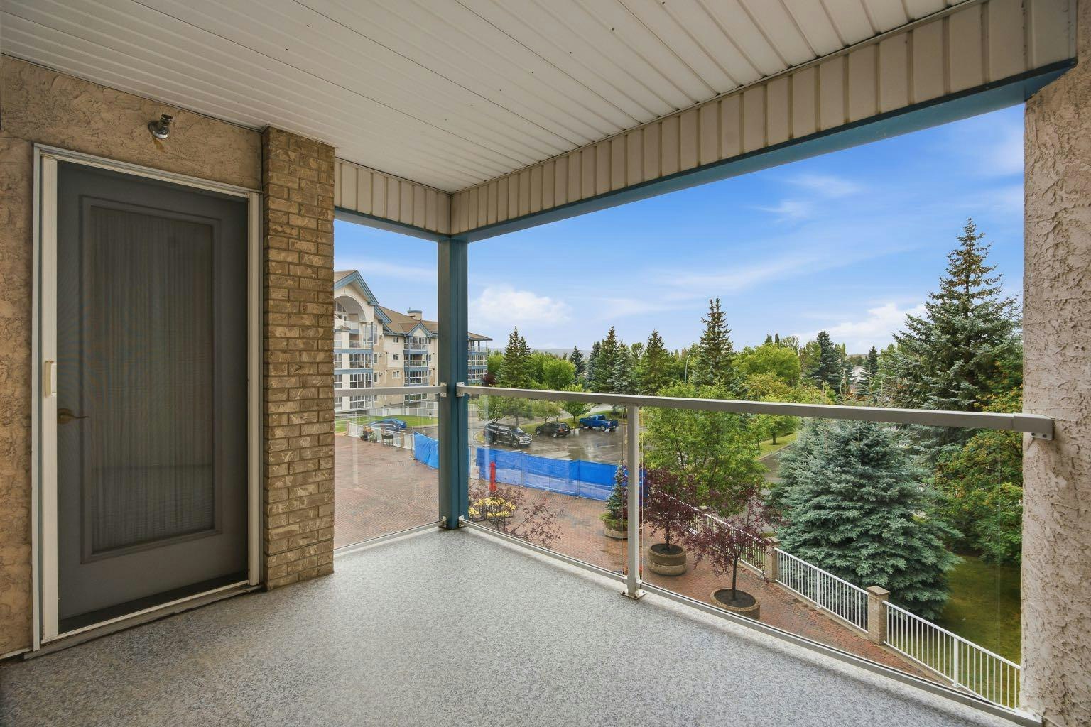 306-7239 Sierra Morena Boulevard SW, Calgary, AB, T3H 3L7