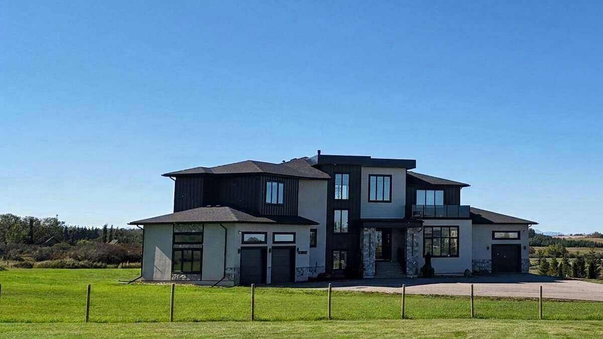 40075 299 Avenue E, Foothills County, AB, T1S 4R2