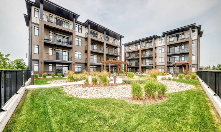 6106-200 Seton Circle SE