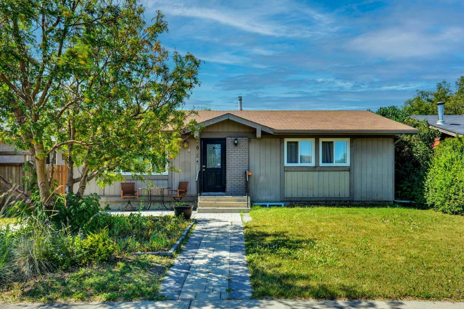 1015 Maitland Way NE, Calgary, AB, T2A 5K5