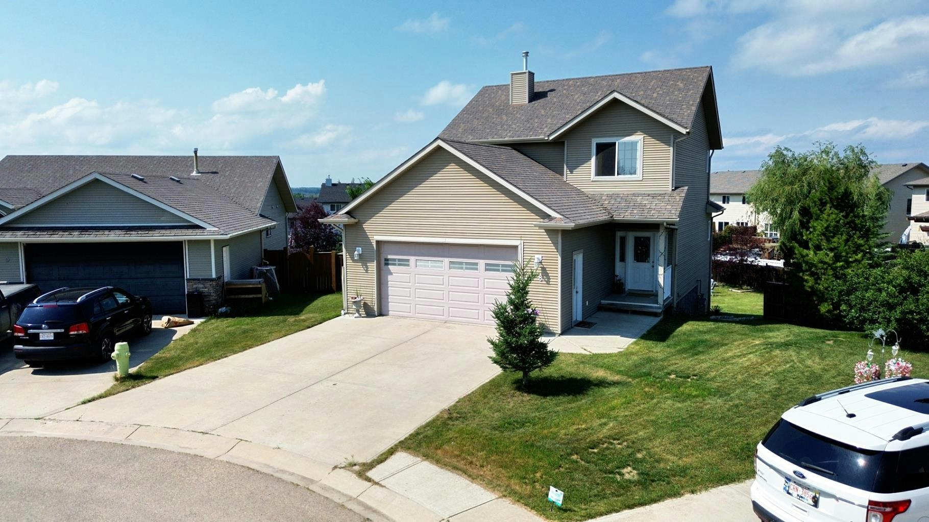 8 Logan Court, Sylvan Lake, AB, T4S 1S6