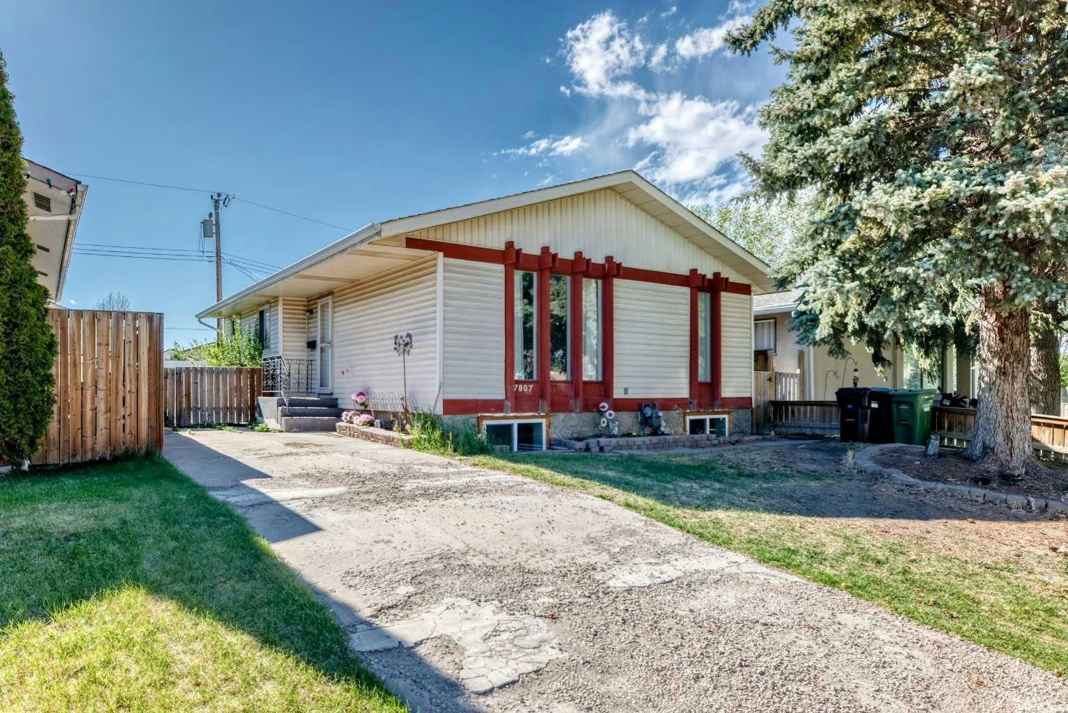 7807 20a Street SE, Calgary, AB, T2C 1M7