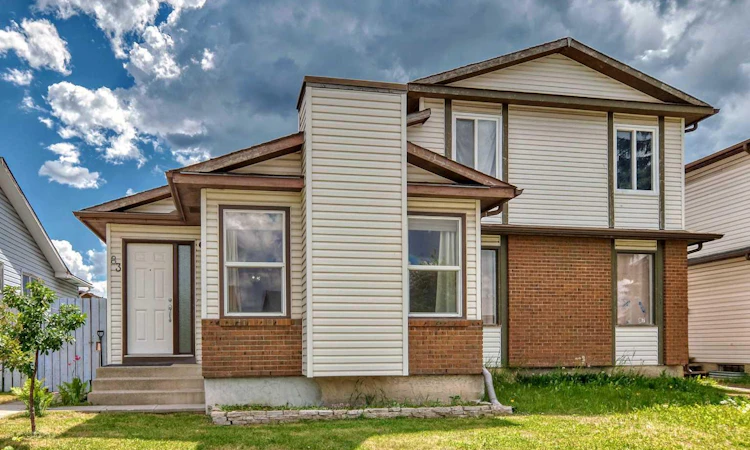 83 Whitworth Way NE