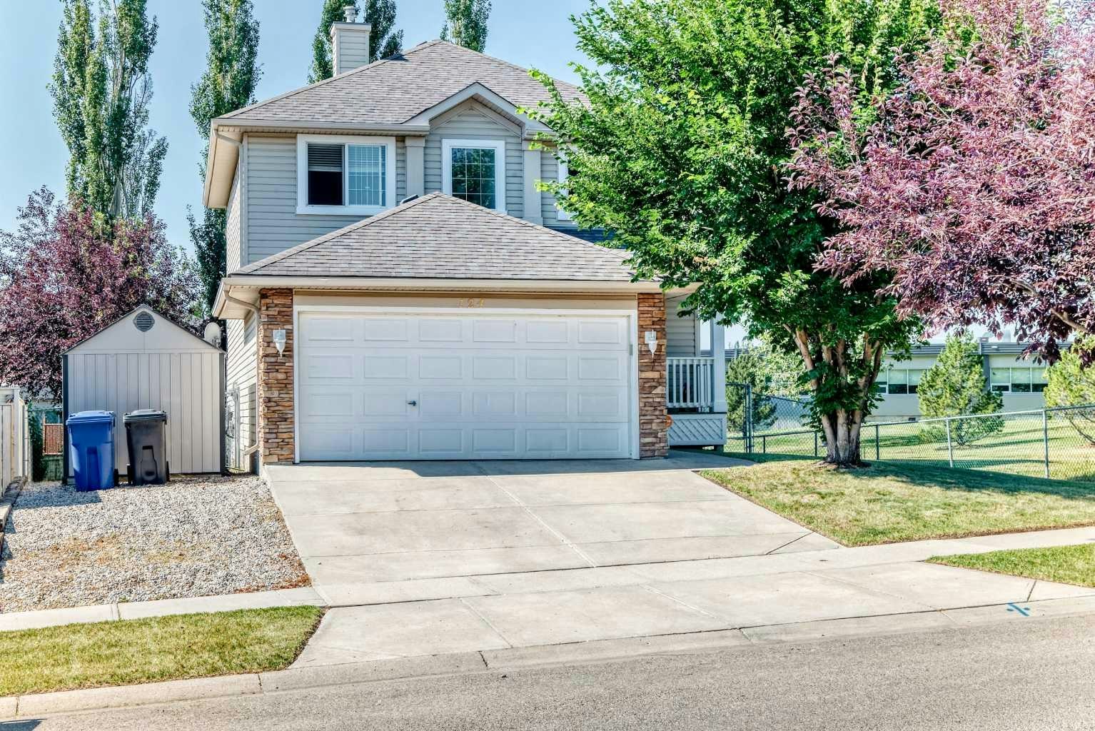 124 West Lakeview Drive, Chestermere, AB, T1X 1J1