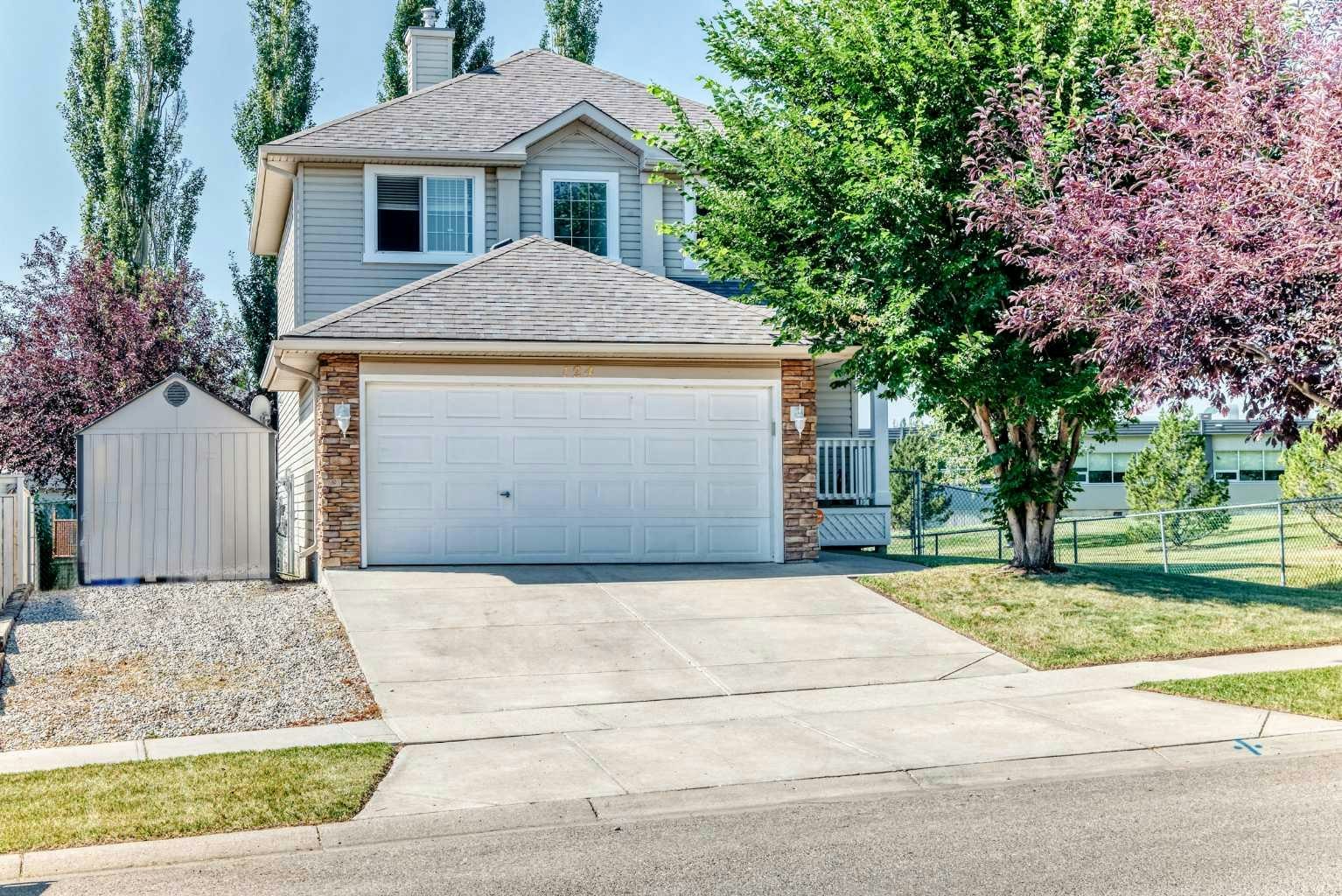 124 West Lakeview Drive, Chestermere, AB, T1X 1J1