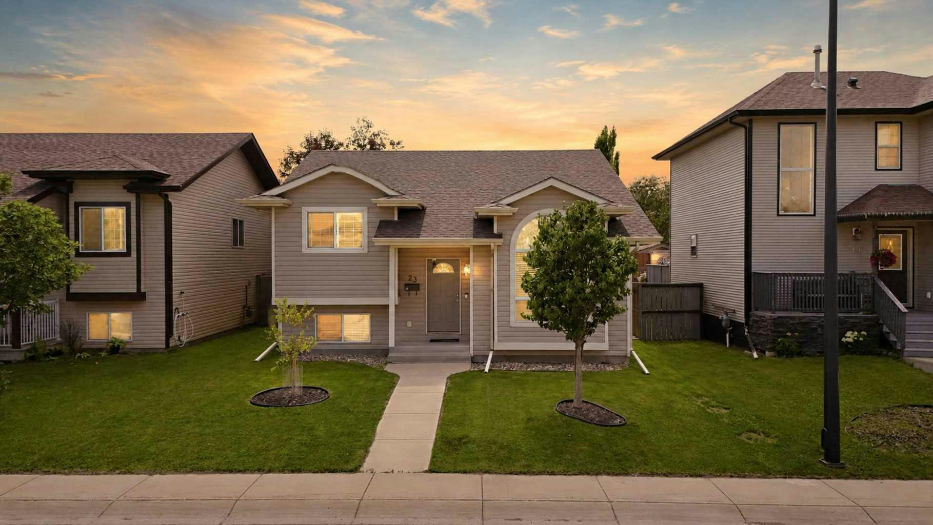 23 Dubois Crescent, Red Deer, AB, T4R 3H8