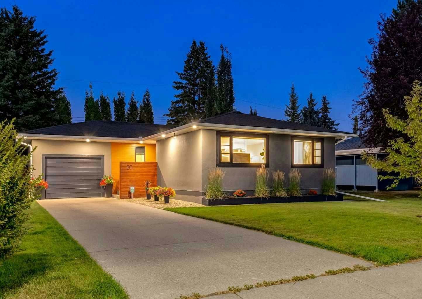 20 Gainsborough Drive SW, Calgary, AB, T3E 4W7
