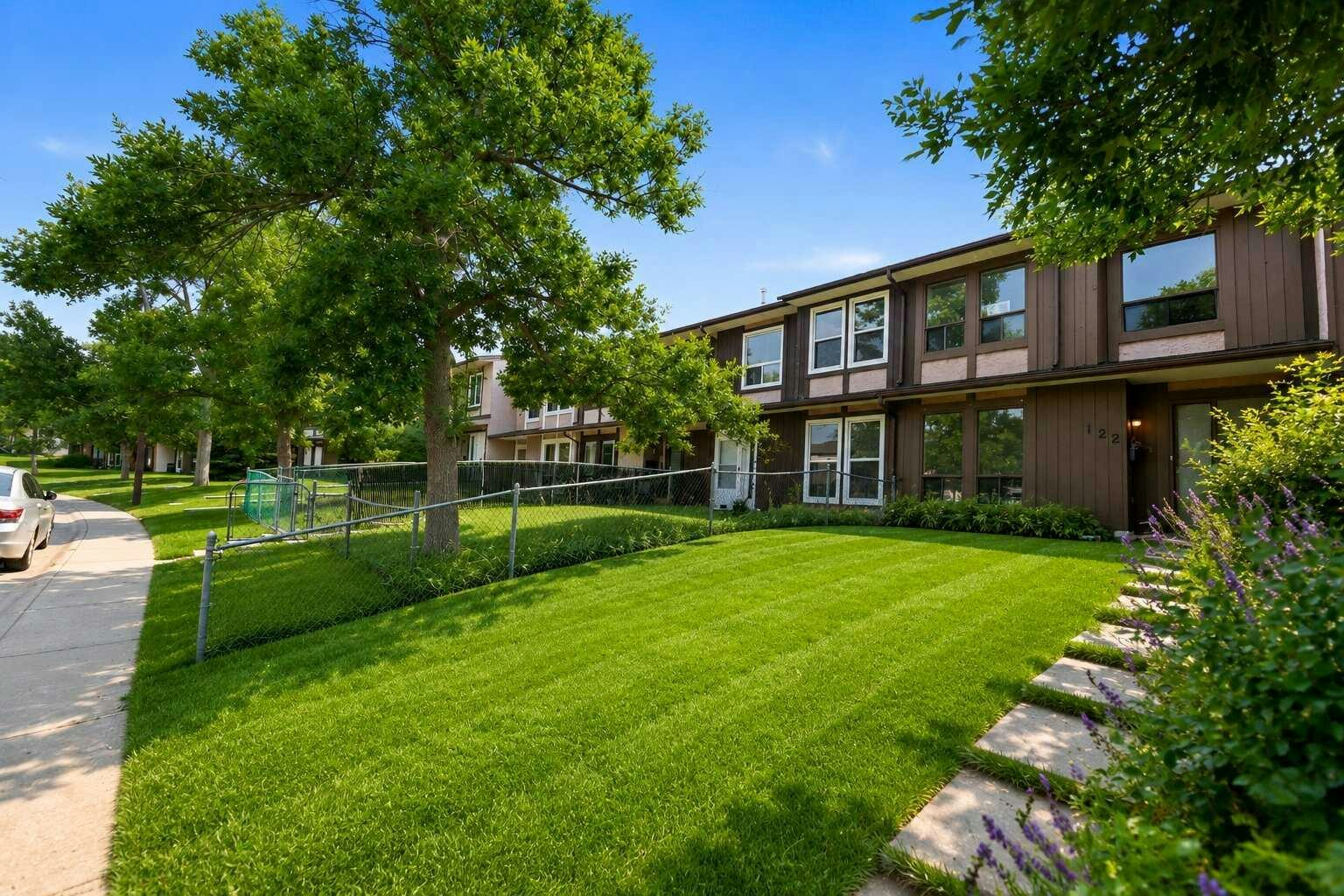 122 Berkley Way NW, Calgary, AB, T3K 1B6