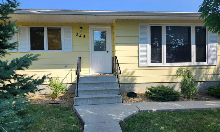 224 2 Street