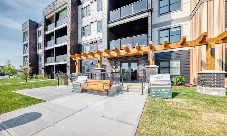 115-175 Wolf Hollow Crescent SE