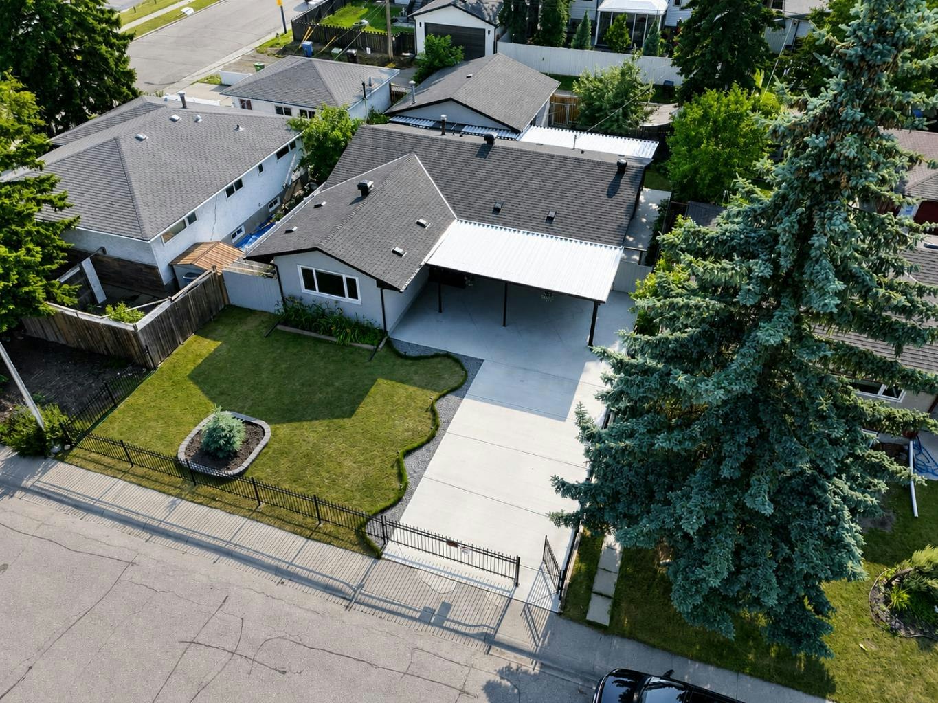 23 Sussex Crescent SW, Calgary, AB, T2W 0L4
