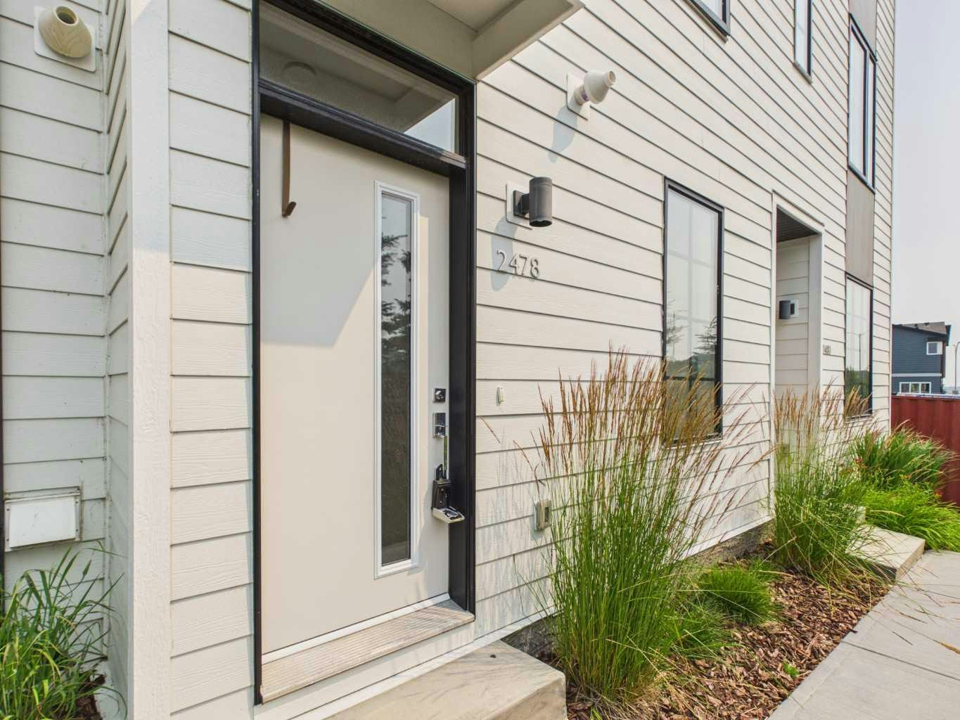 2478 210 Avenue SE, Calgary, AB, T2X 4G1
