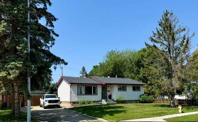 8626 99b Street, Grande Prairie, AB, T8V 2J4