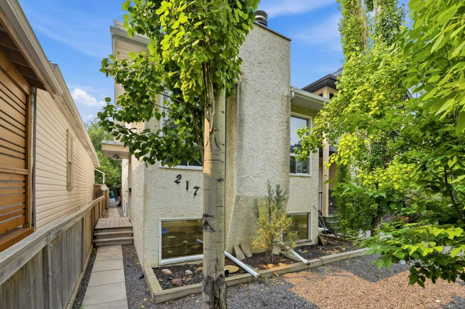 217 23 Avenue NE, Calgary, AB, T2E 1V8