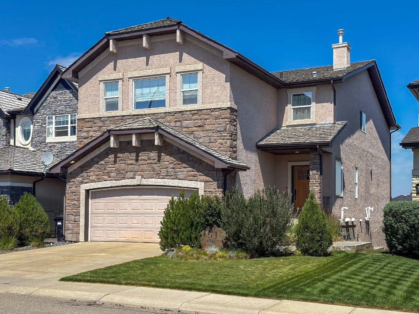 54 Royal Ridge Mount NW, Calgary, AB, T3G 5Z3