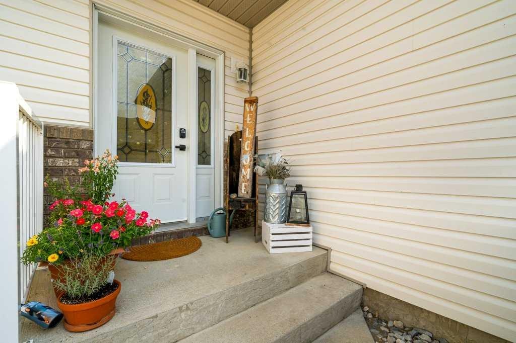 316 Washington Way SE, Medicine Hat, AB, T1A 8V2
