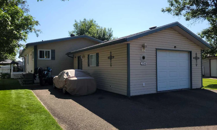 116-1600 Strachan SE
