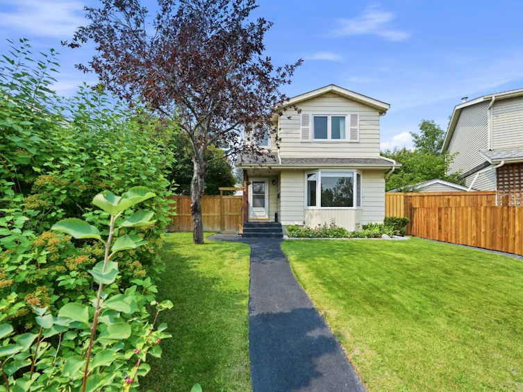224 Erin Dale Place SE, Calgary, AB, T2B 2R7
