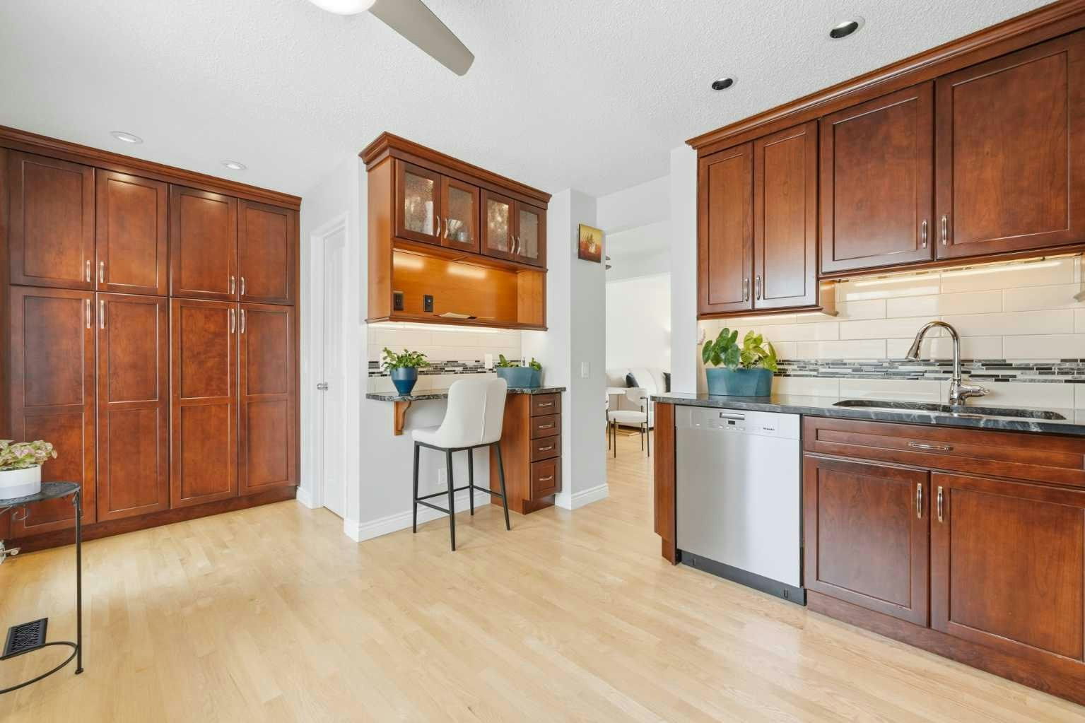 224 Erin Dale Place SE, Calgary, AB, T2B 2R7 - 9
