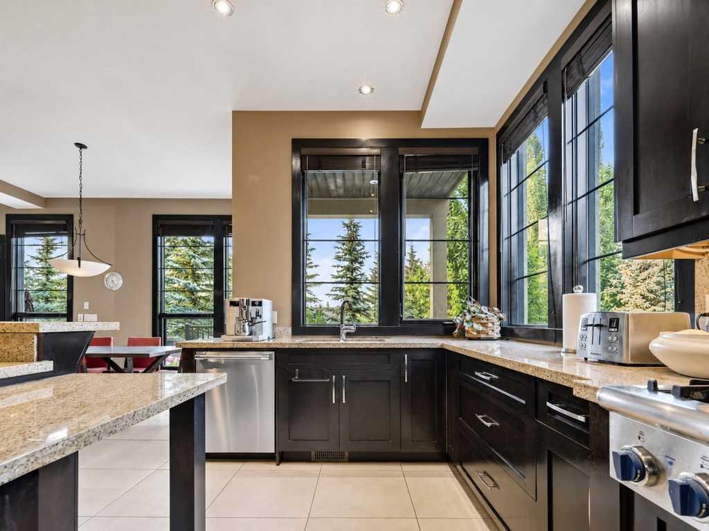 10 Aspen Ridge Way SW, Calgary, AB, T3H 5M3 - 16