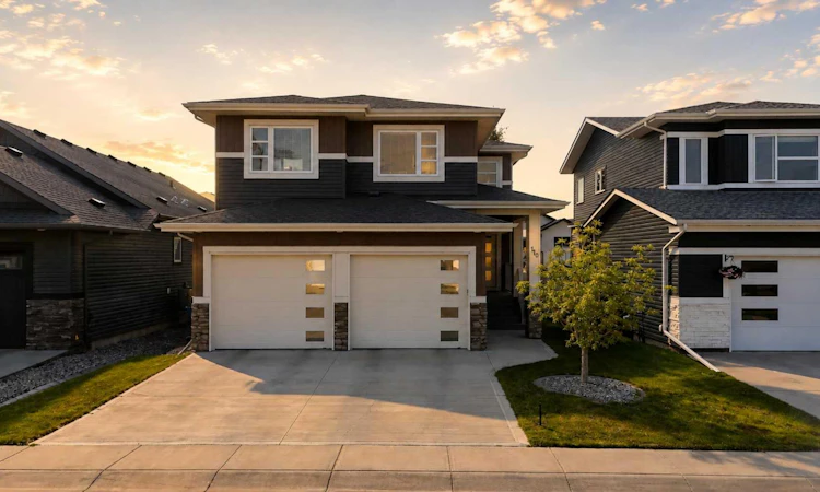 110 Longmire Close
