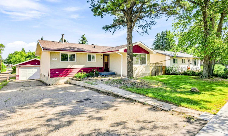 36 Grandview Crescent
