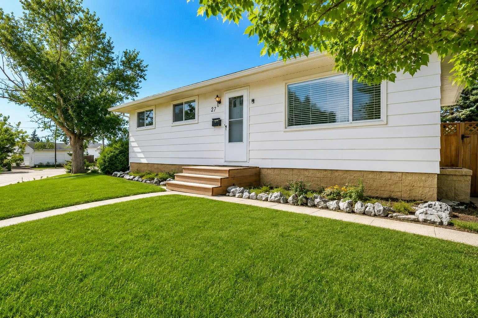 27 Dovercrest Way SE, Calgary, AB, T3B 1X1