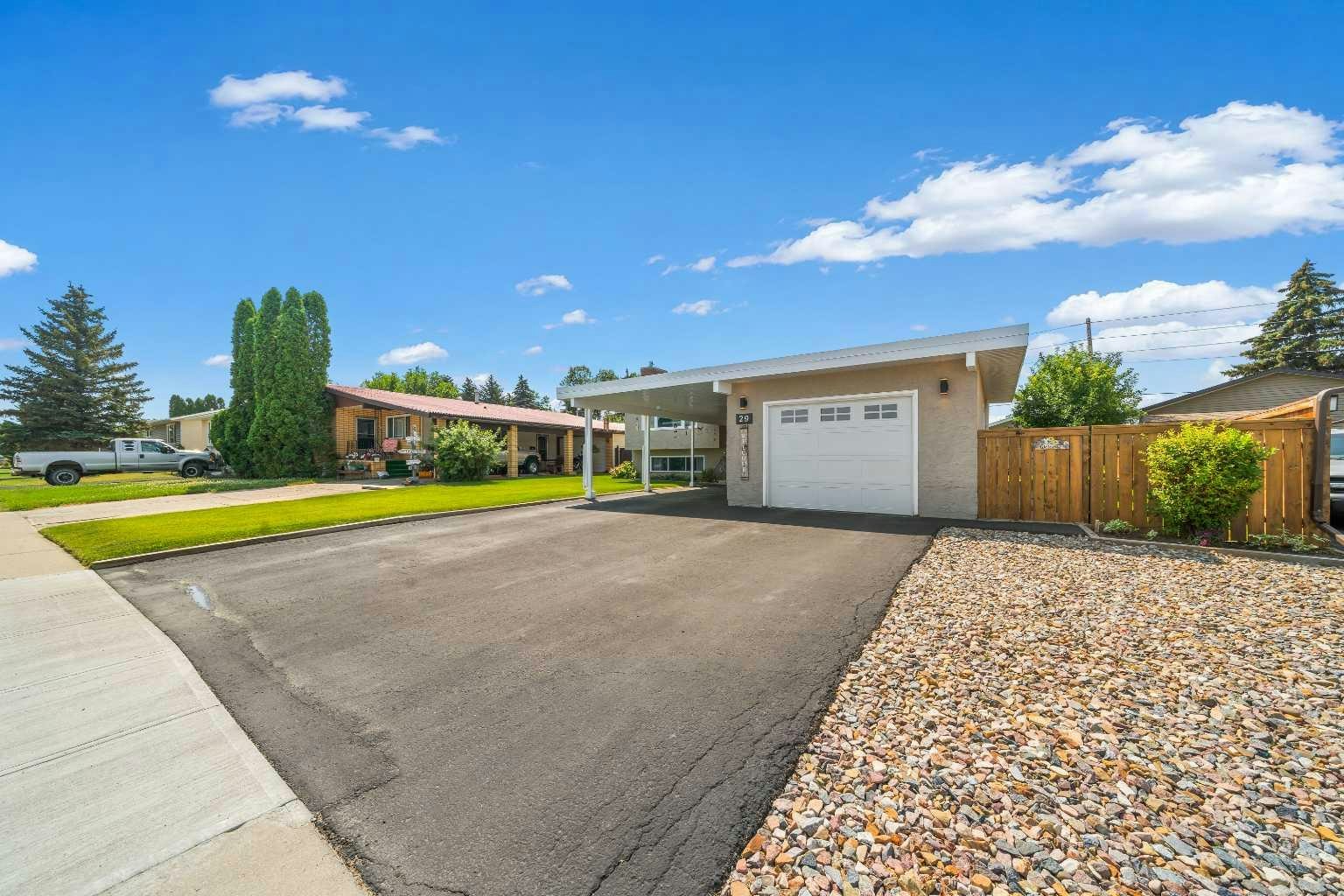 29 Carswell Road SE, Medicine Hat, AB, T1B 1L9