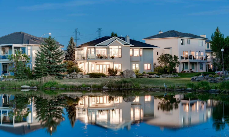227 Lakeside Greens Court