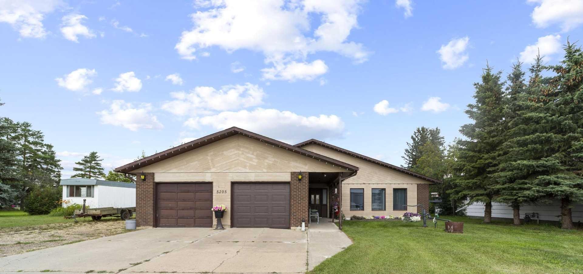 5205 48 Avenue, Sedgewick, AB, T0B 4C0
