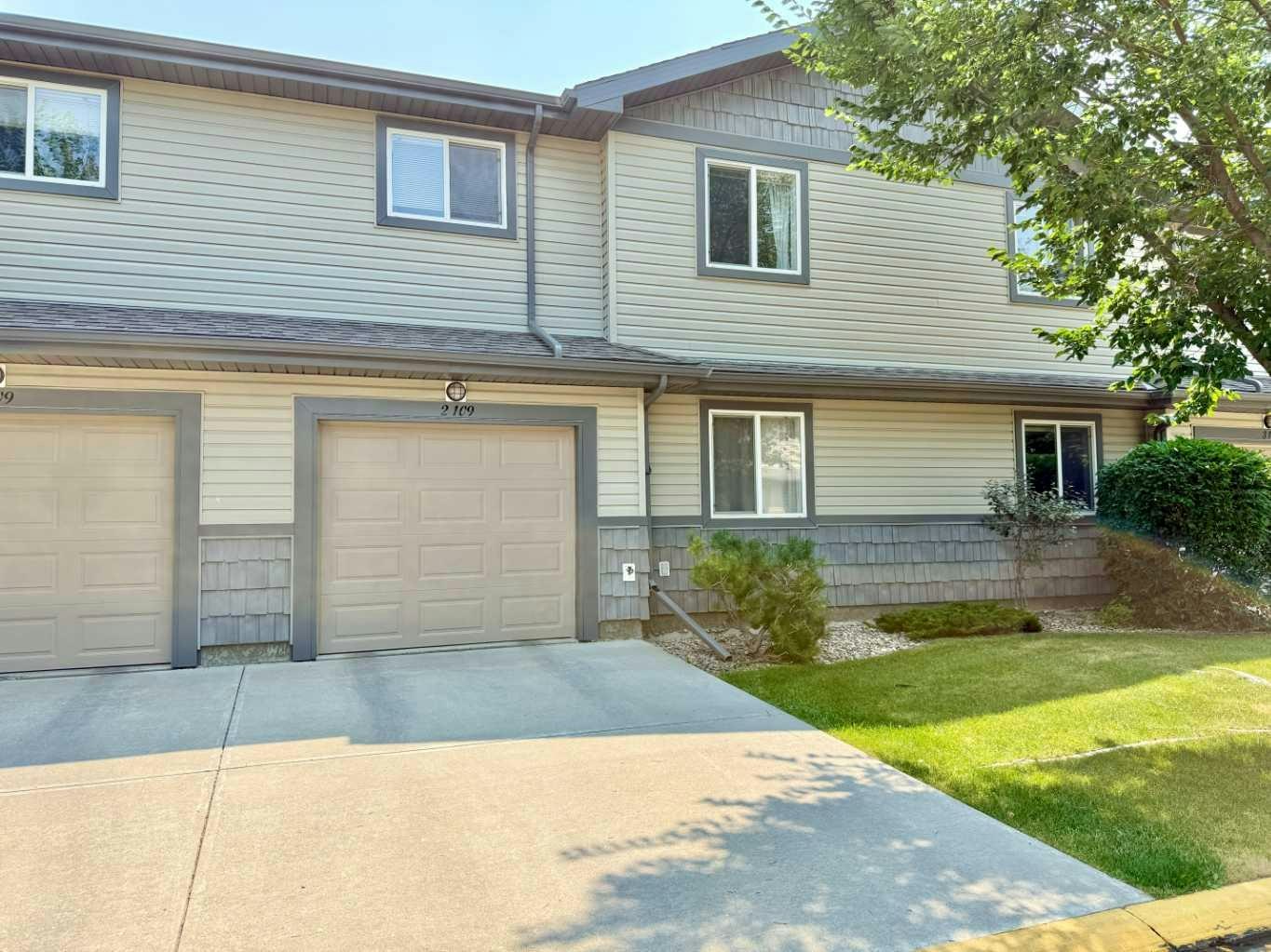 2-109 Silkstone Road W, Lethbridge, AB, T1J 3A8