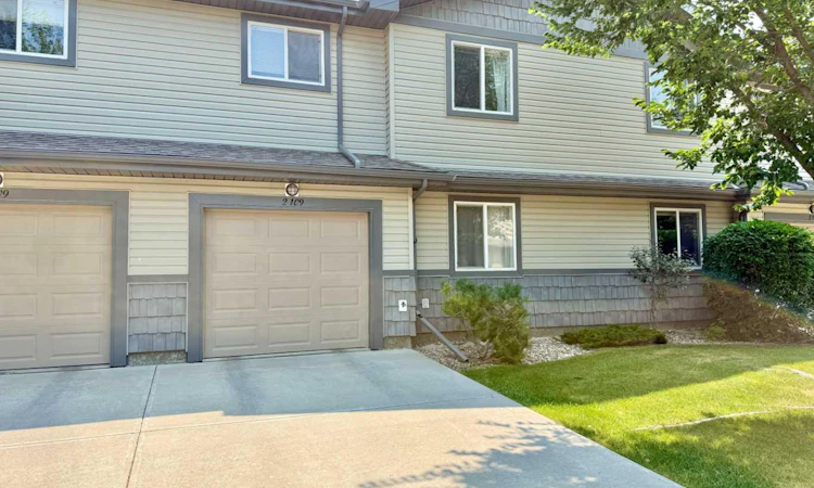 2-109 Silkstone Road W