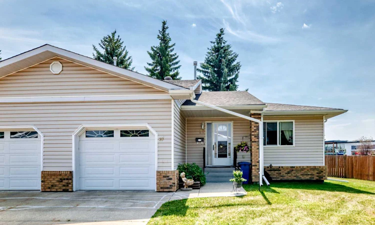 37-2821 Botterill Crescent