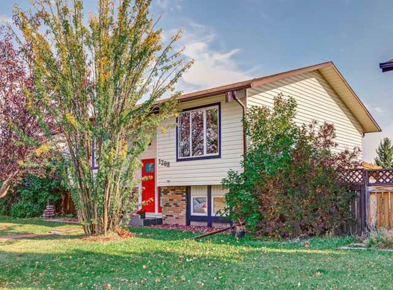 1208 Ranchlands Boulevard NW, Calgary, AB, T3G 1G5