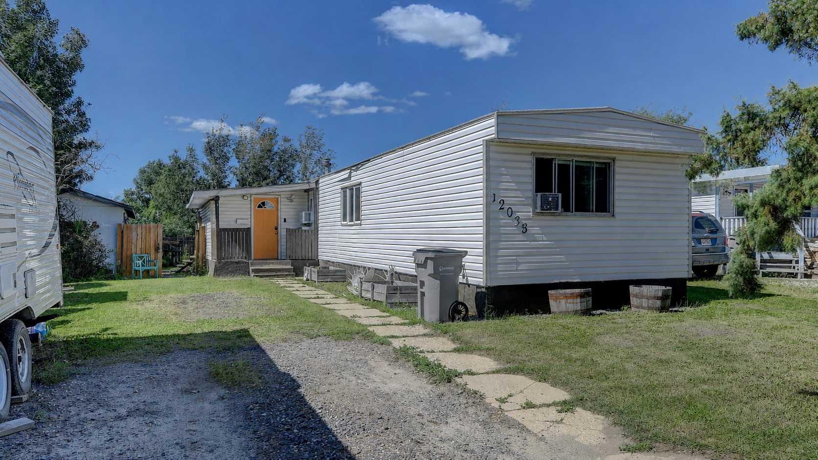 12038 97 Street, Grande Prairie, AB, T8V 5J1