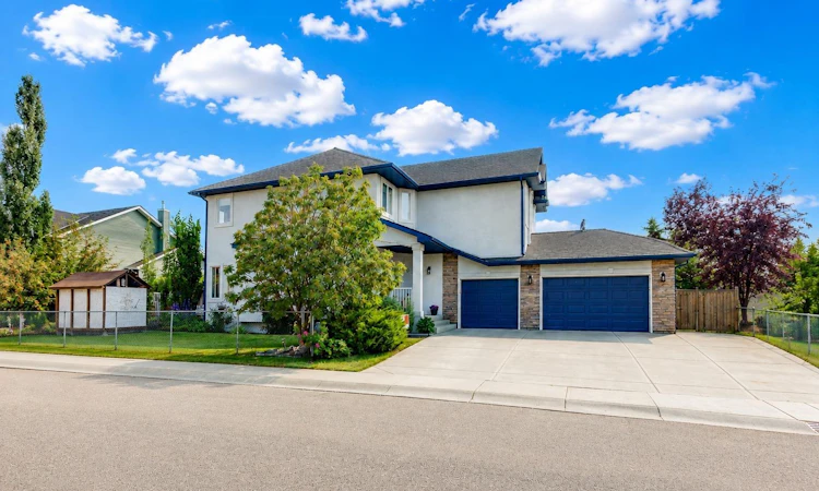 402 Fairways Mews NW