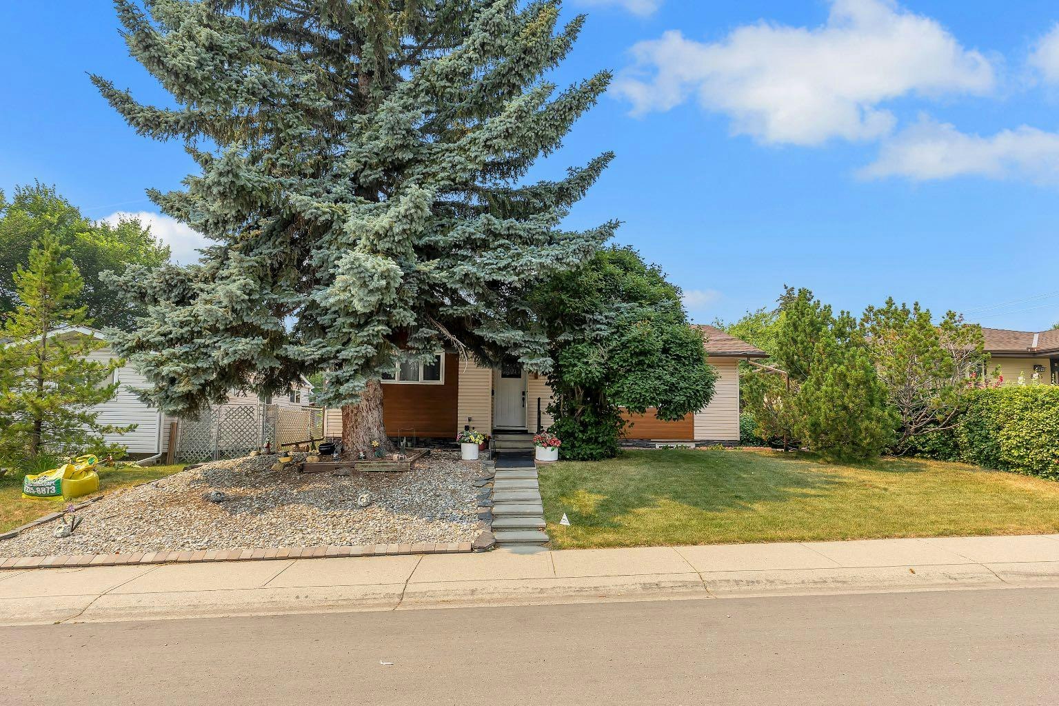 8031 Huntwick Hill NE, Calgary, AB, T2K 4G9