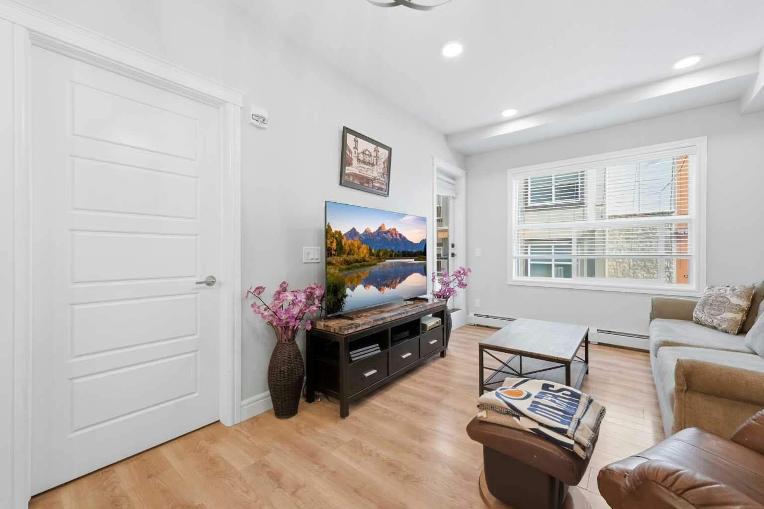 211-19661 40 Street SE, Calgary, AB, T3M 3H3 - 10