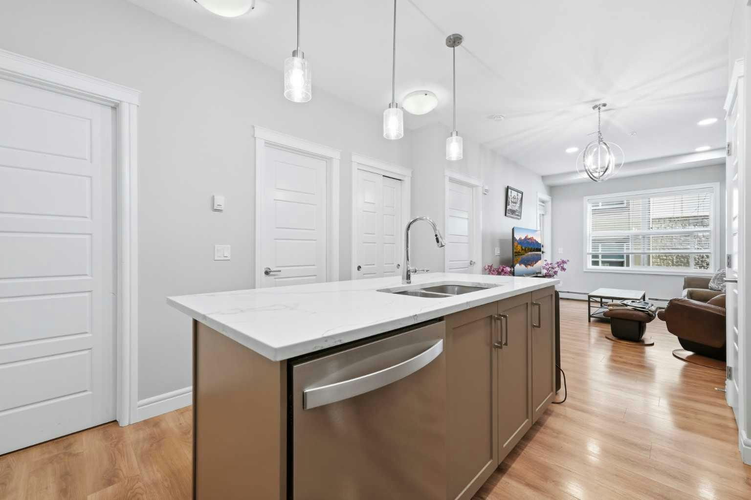 211-19661 40 Street SE, Calgary, AB, T3M 3H3 - 7