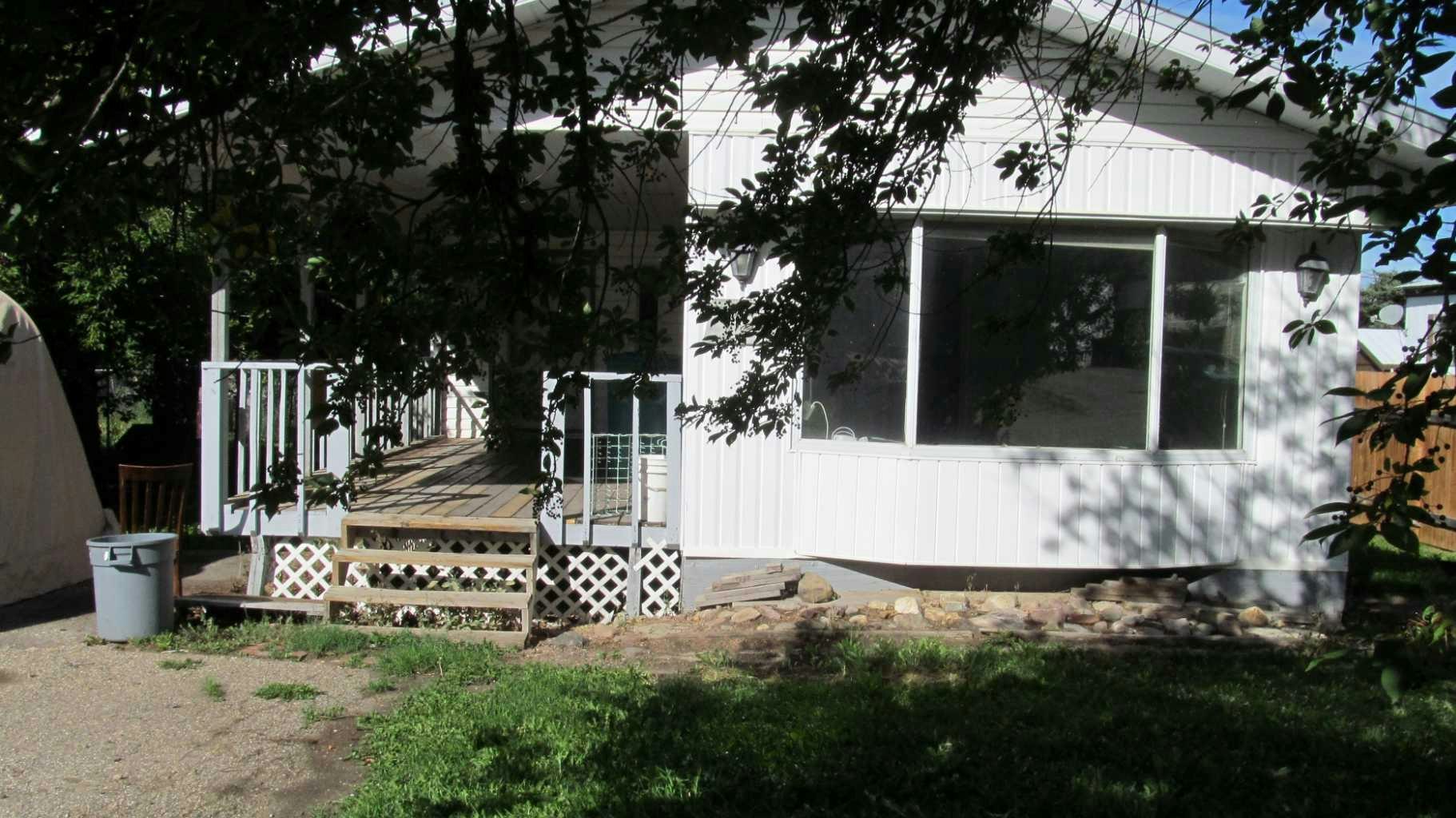 1109 6th, Beaverlodge, AB, T0H 0C0