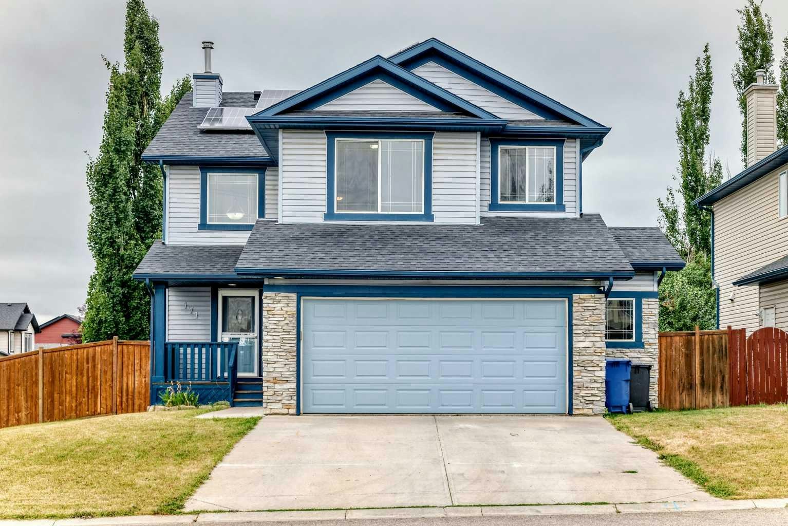 171 Oakmere Green, Chestermere, AB, T1X 1N4