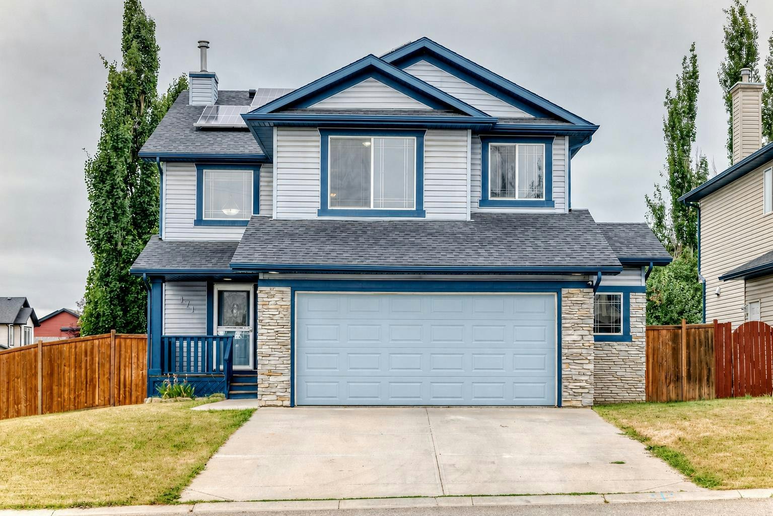 171 Oakmere Green, Chestermere, AB, T1X 1N4