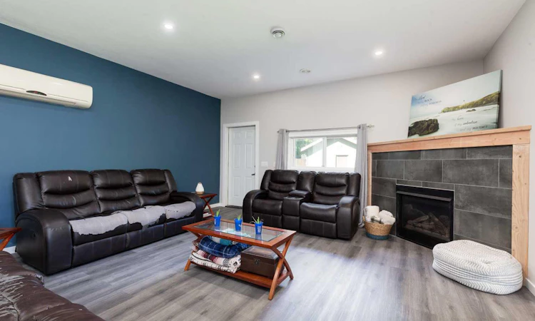 116 S 1 Street W