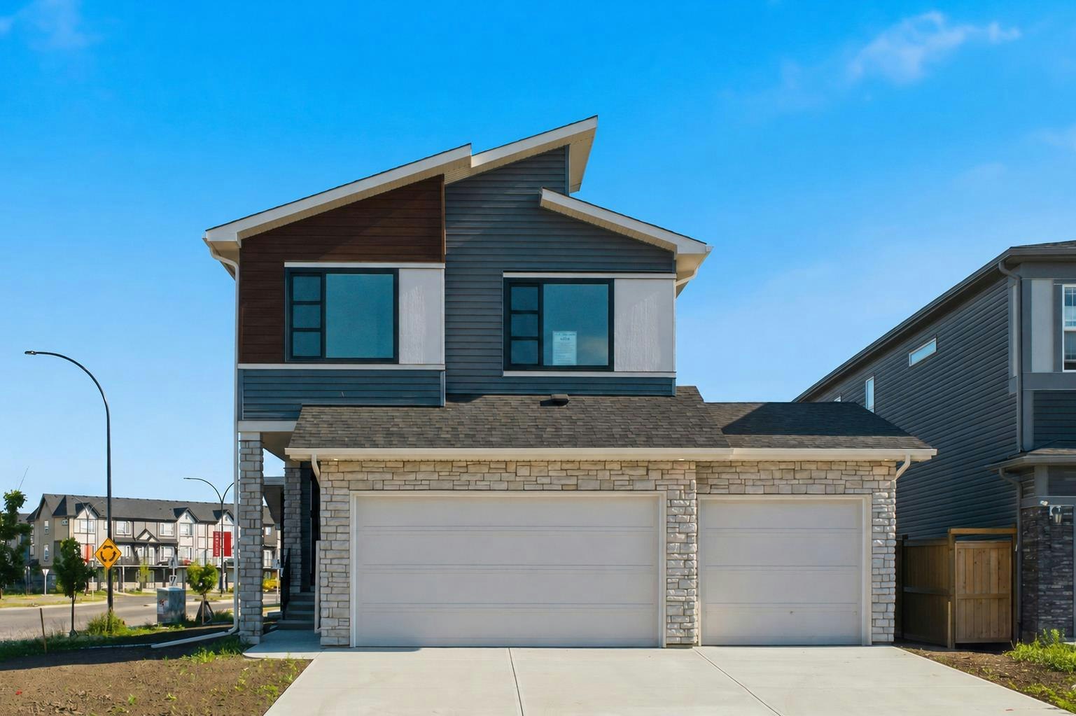 572 Belmont Heath SW, Calgary, AB, T2X 4H4