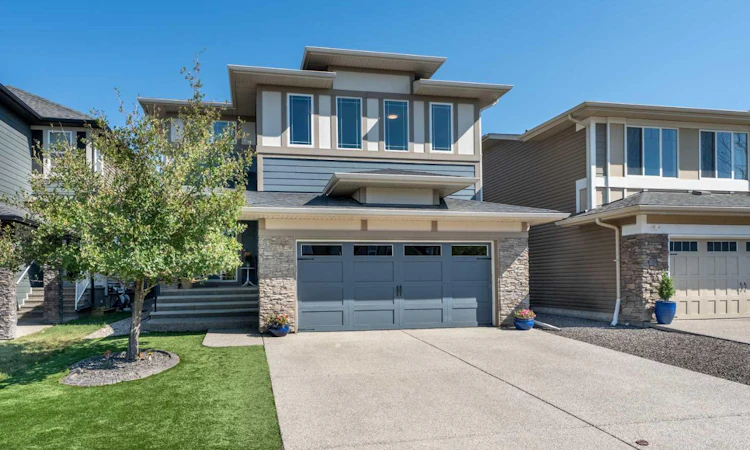 6 Storm Mountain Place