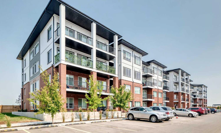 2110-6 Merganser Drive W